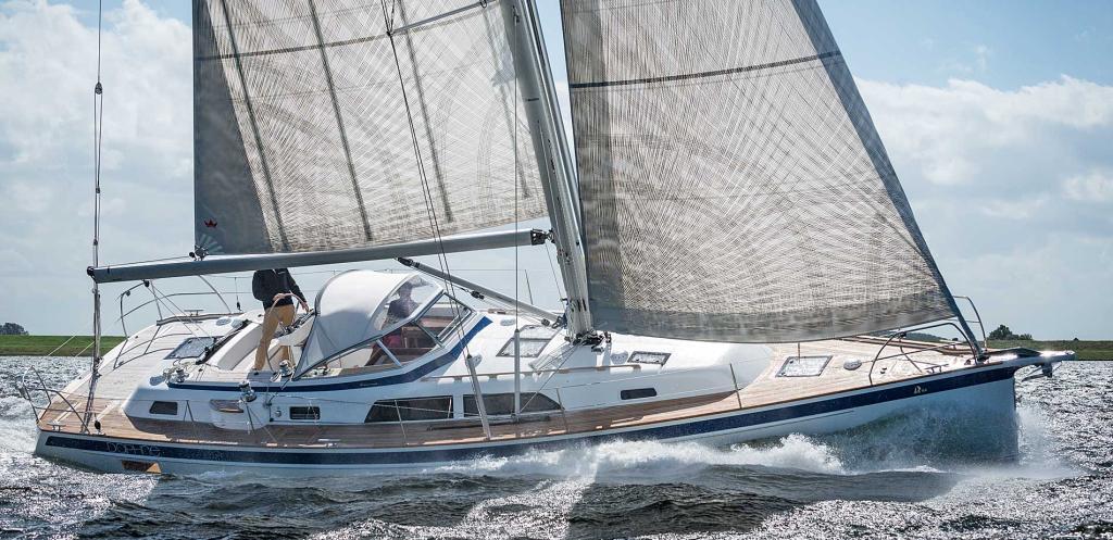 170412044050-HR44sailing825RTomlinson