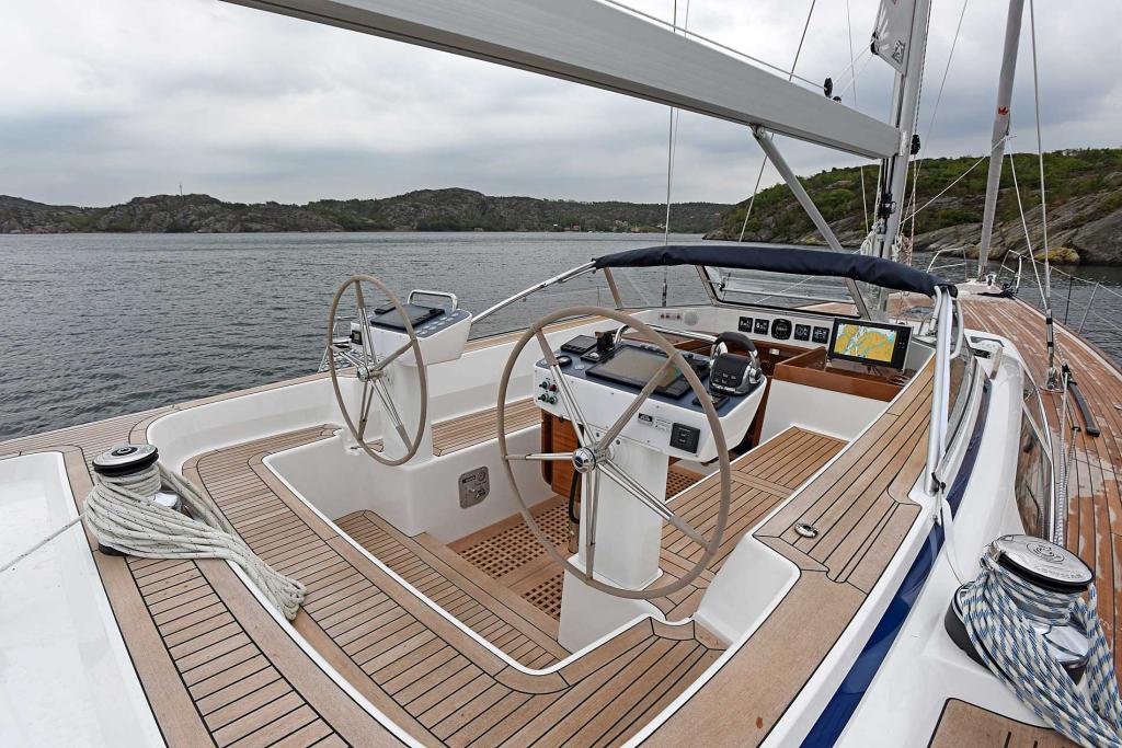 190514091128-HR57cockpit712RTomlinson.jpg