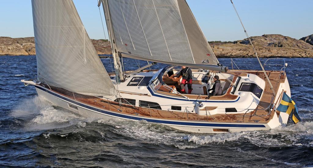 191229013334-HR40Csailing0145MRassy