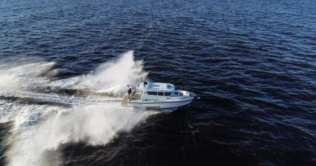 sargo-28-outside.jpg