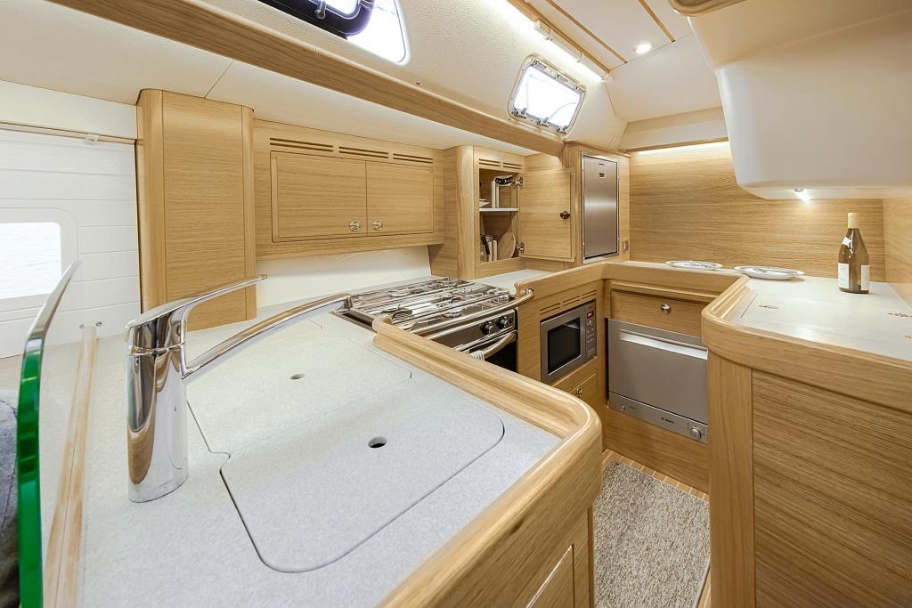 200203083853-HR40Cgalley5234LFruchaud