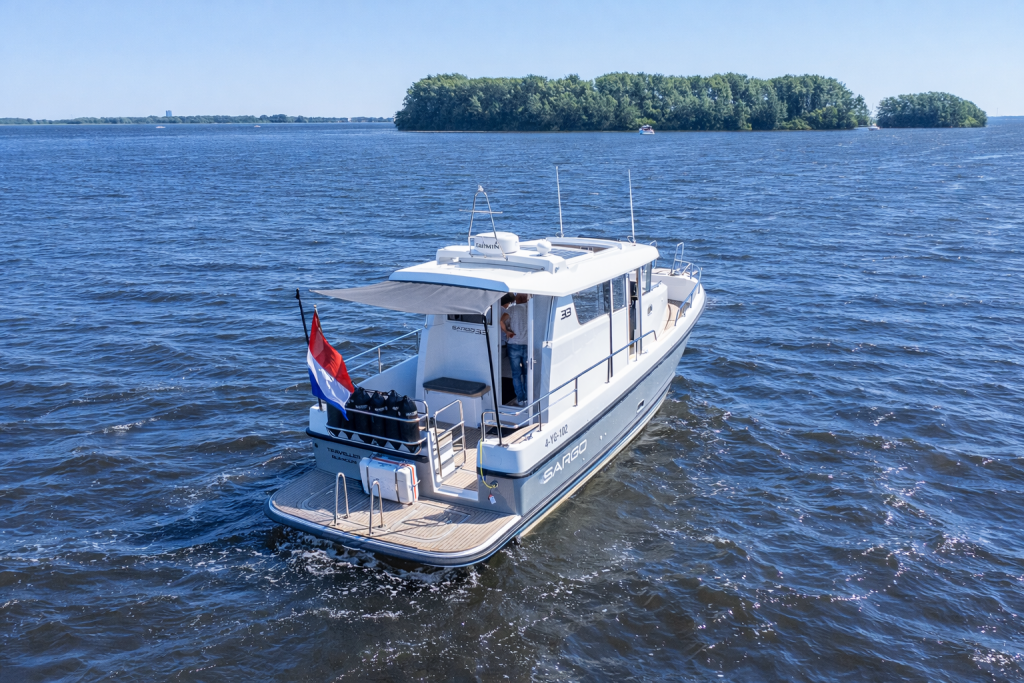 sargo-33-exterior-stern.jpg