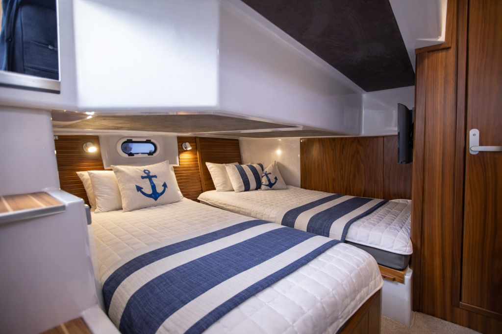 sargo-36-fly-interior-guest-cabin-twin-beds.jpg