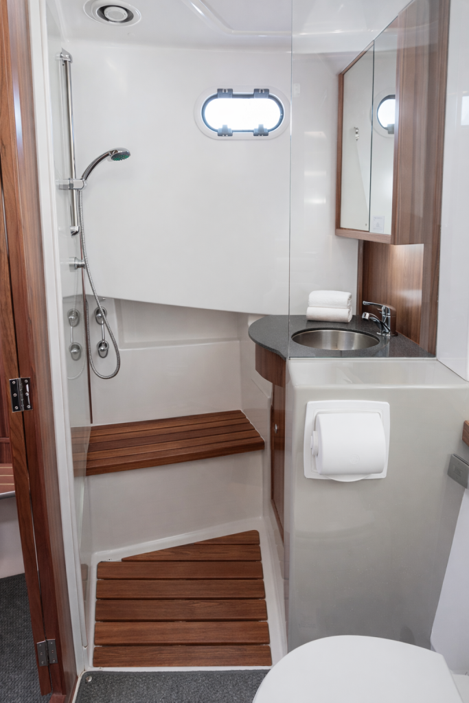 sargo-36-motor-yacht-head-shower-compartment.jpg