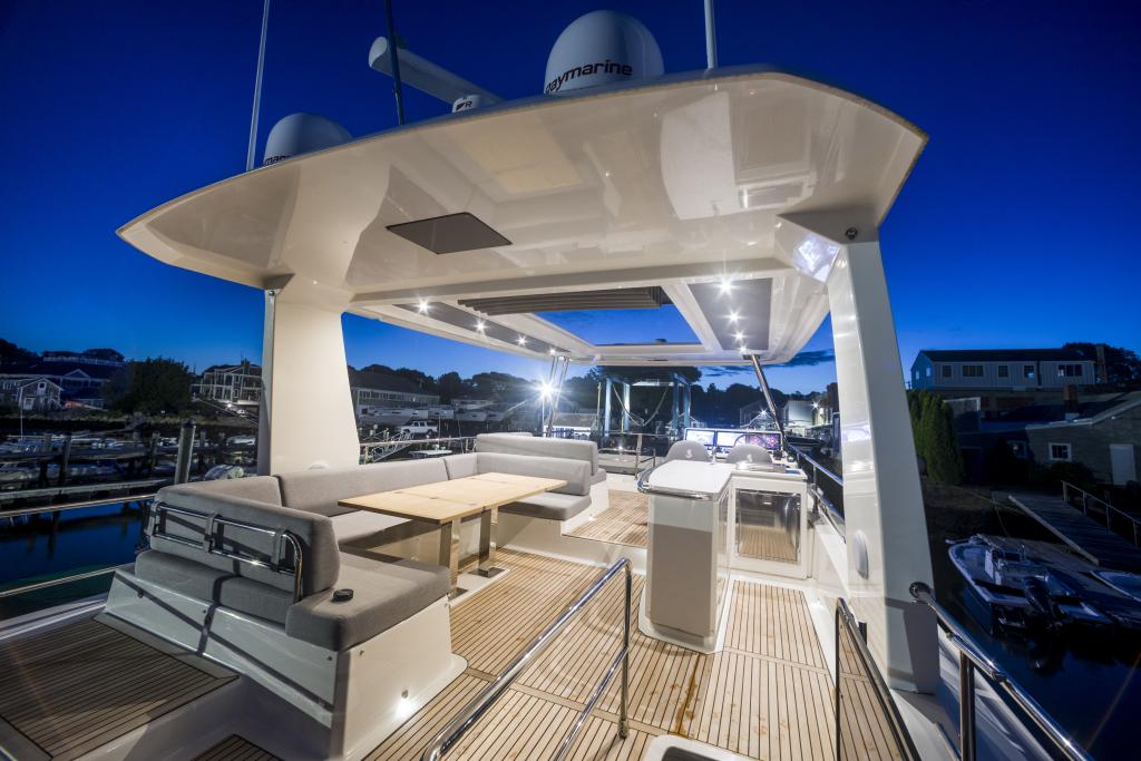 GRAND TRAWLER 63 - IMAGE - EXTERIOR 