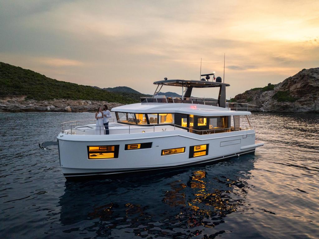 GRAND TRAWLER 63 - IMAGE - EXTERIOR 