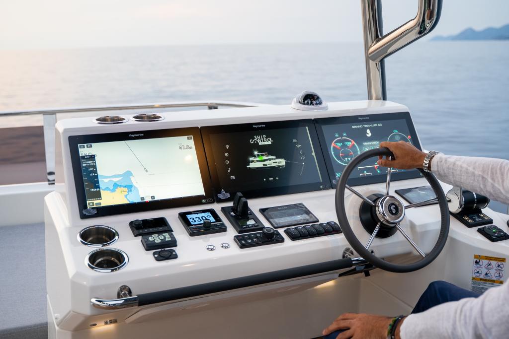 GRAND TRAWLER 63 - IMAGE - EXTERIOR