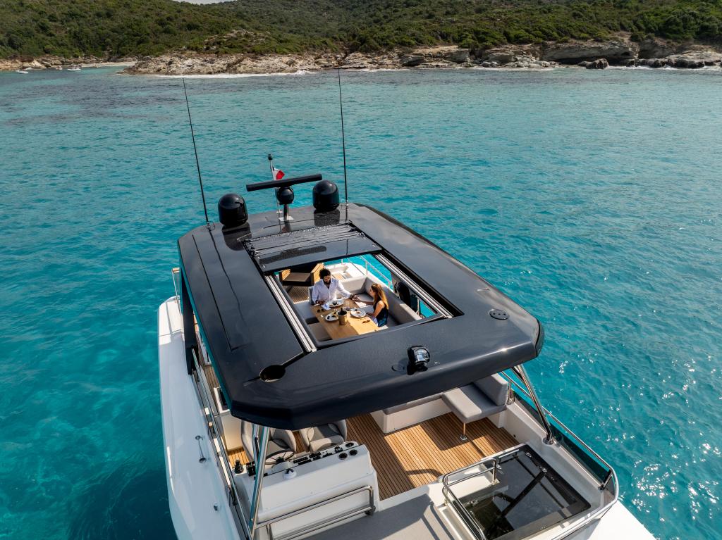 GRAND TRAWLER 63 - IMAGE - EXTERIOR