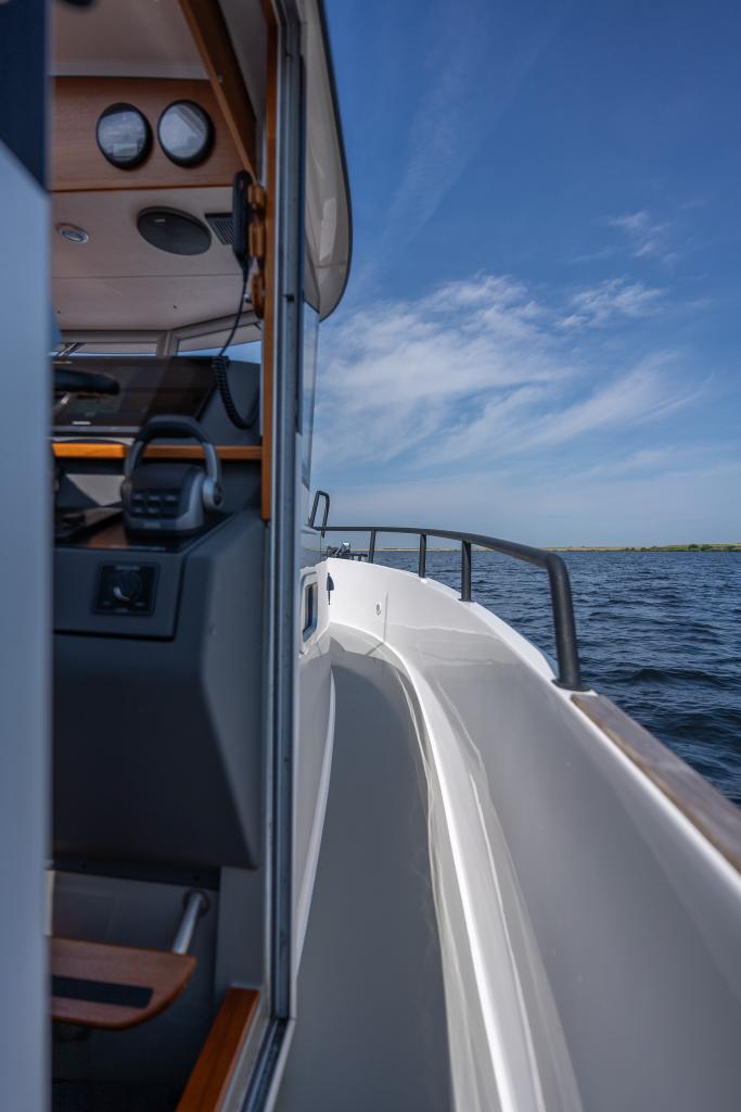 sargo-31-explorer-walkaround-with-door-jpg