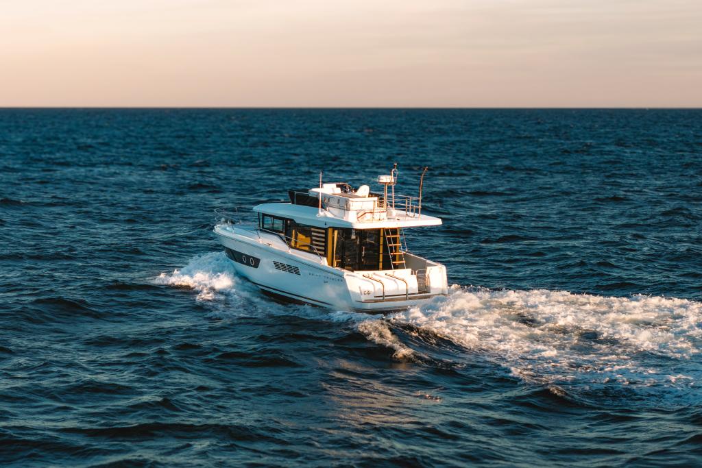 Swift-Trawler-37-Fly-Exterior-Underway-Sunset.jpg