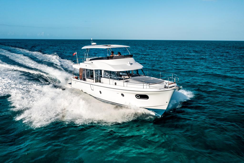 SWIFT TRAWLER 48_IMAGE_EXTERIOR_LIFESTYLE (26).jpeg