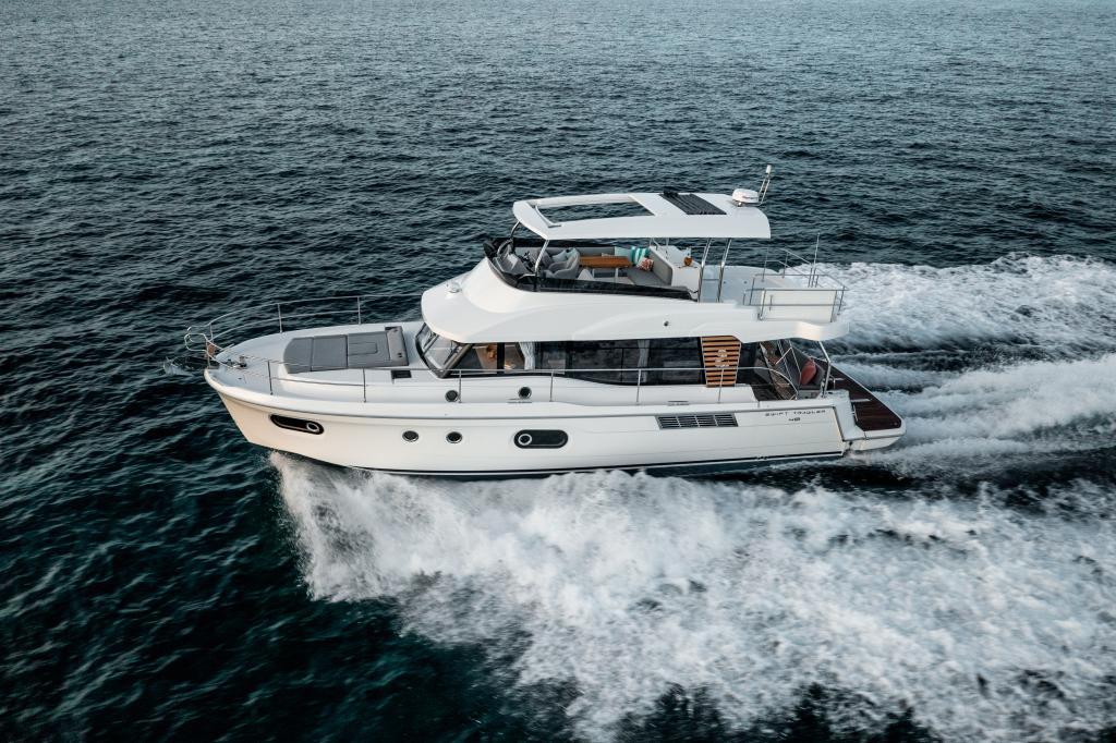 SWIFT TRAWLER 48_IMAGE_EXTERIOR_LIFESTYLE.jpeg
