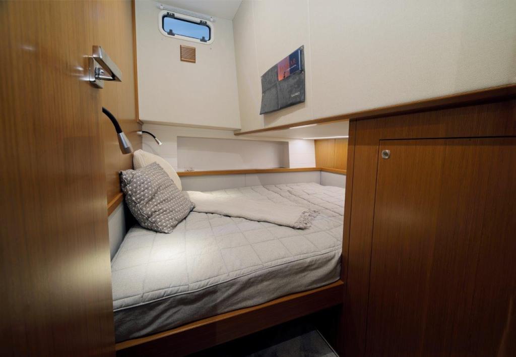 sargo-45-fly-cabin-mid.jpg
