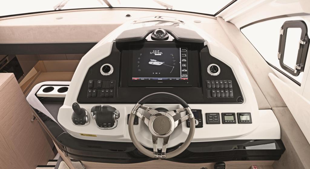 gran-turismo-50-stuurstand-helm-console-dashboard.jpg