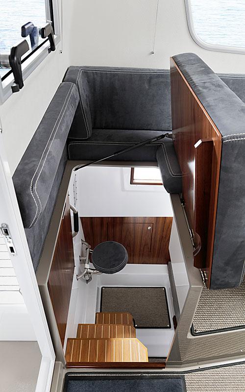 sargo-31-aft-door-raput.jpg