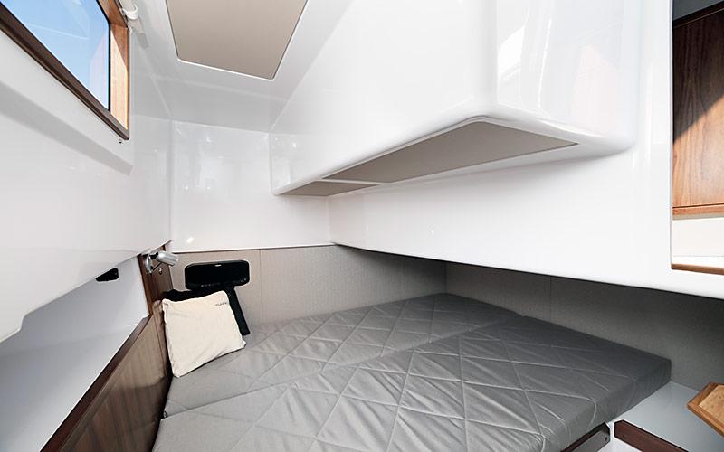 sargo-31-aft-cabin.jpg