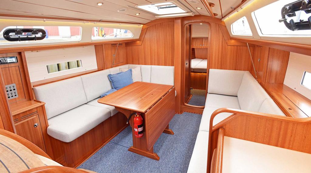 hallberg-rassy-340-saloon-seating-overview.jpg