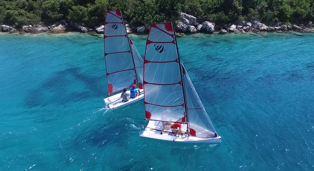 first-14se-exterior-sailing-group.jpg