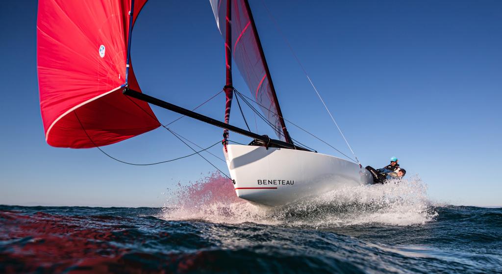 beneteau-first-18se-downwind-performance-sailing-gennaker.jpg