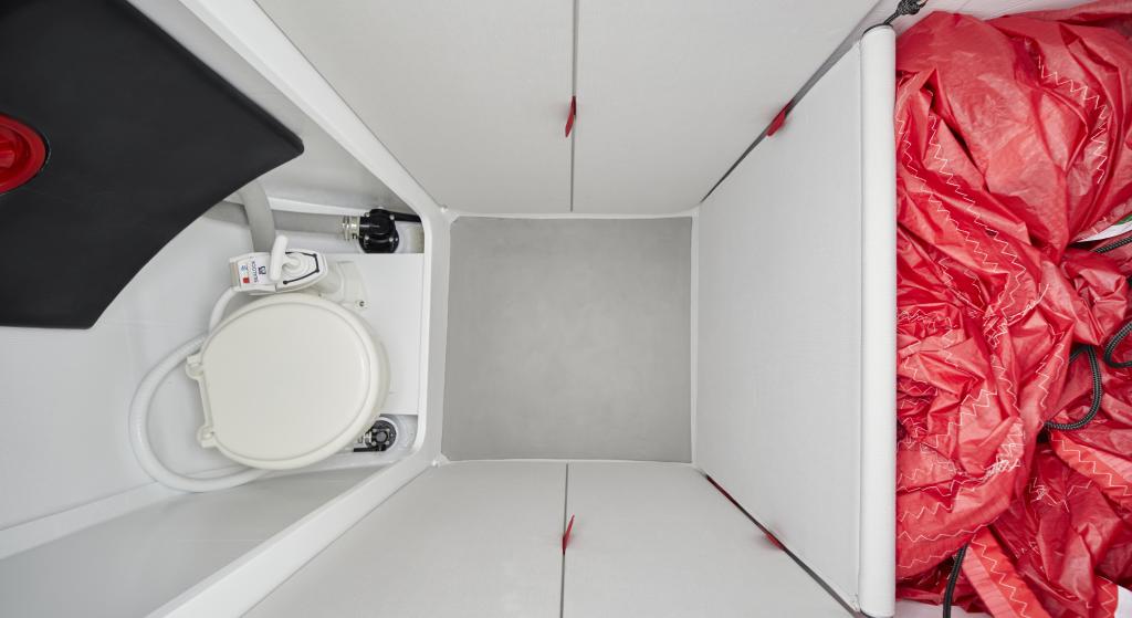 first27se-interior-toilet.jpg