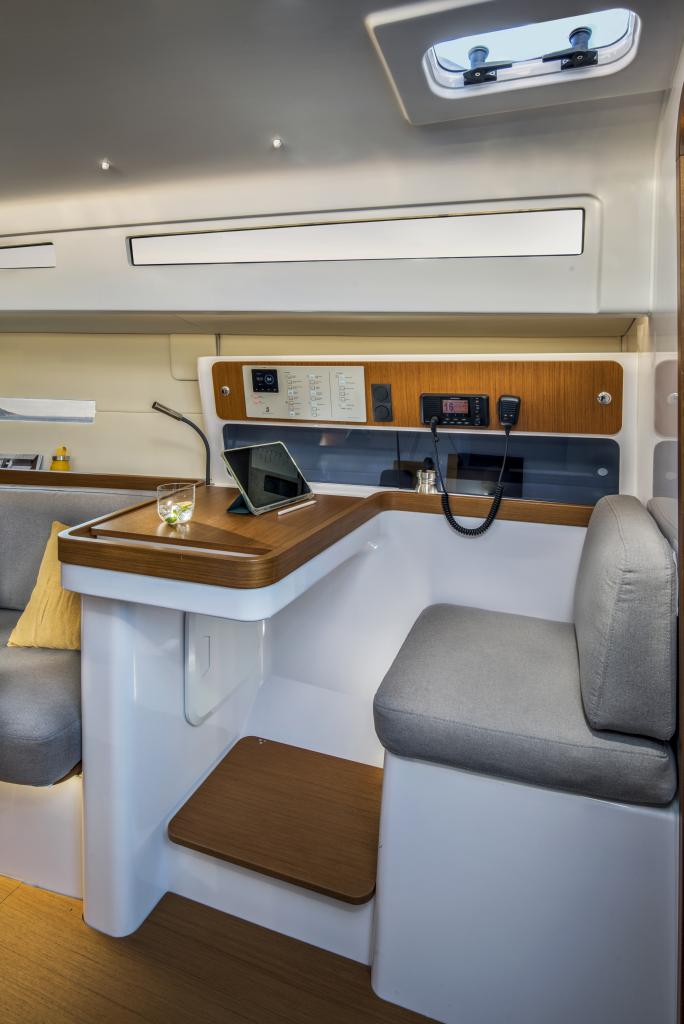 first_36_image_interior_navigation_station.jpg