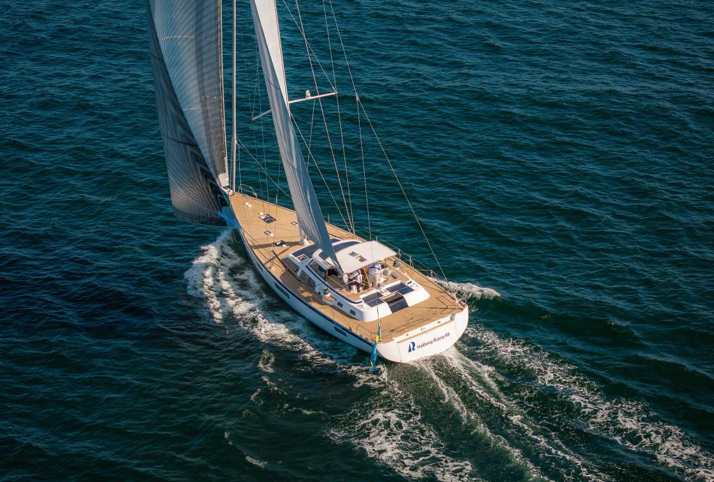 hallberg-rassy-69-close-up-sails-underway.jpg
