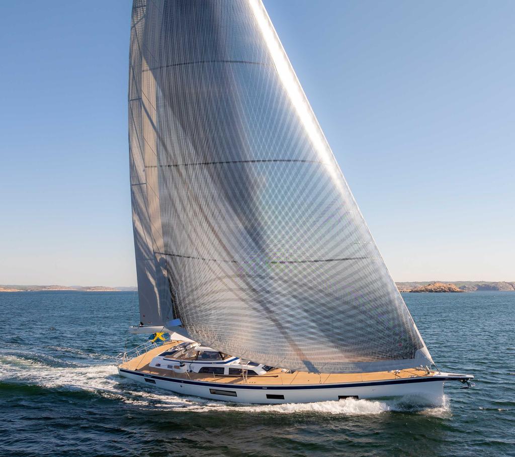 hallberg-rassy-69-sailing-close-up-sail-detail.jpg