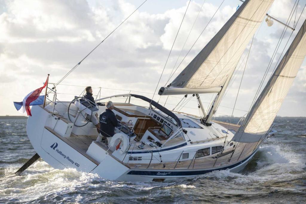 hallberg-rassy-400-sailing-heeled-aft-view.jpg