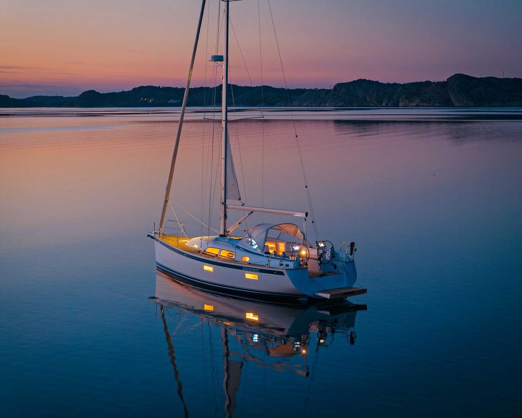 hallberg-rassy-340-at-anchor-evening-reflection.jpg