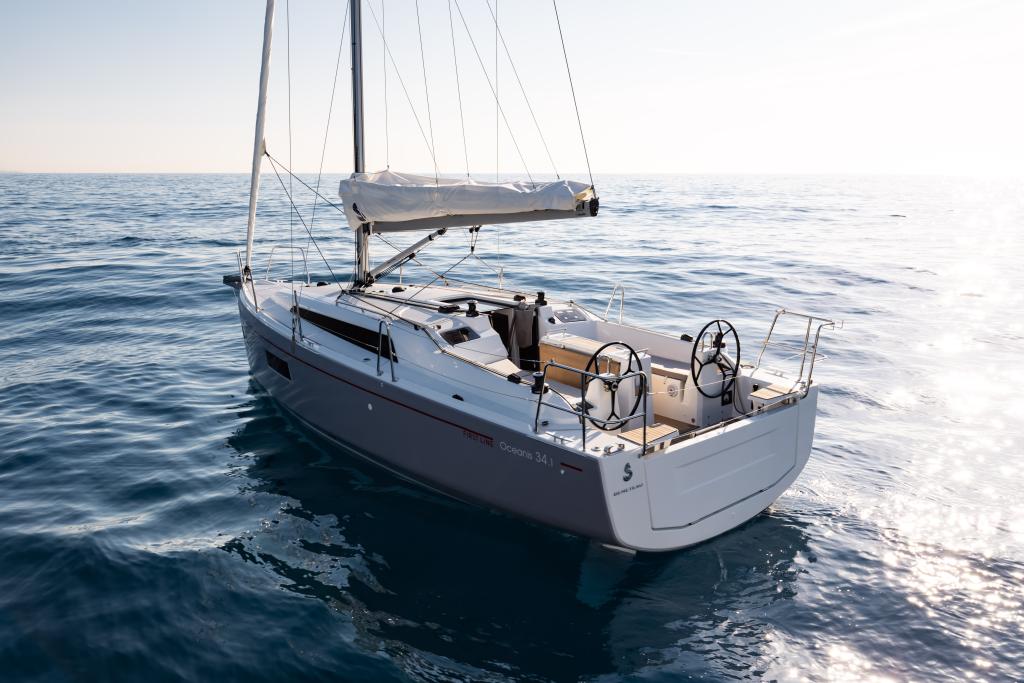 beneteau-oceanis-34-1-exterior.jpg
