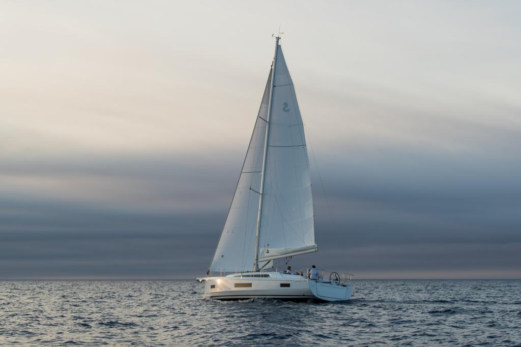 beneteau-oceanis-40-1-zeilboot-op-open-zee.jpg