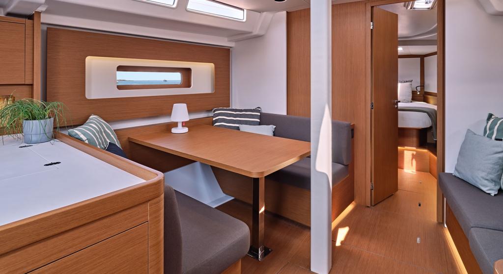 first-44-interior-saloon-dinette.jpg