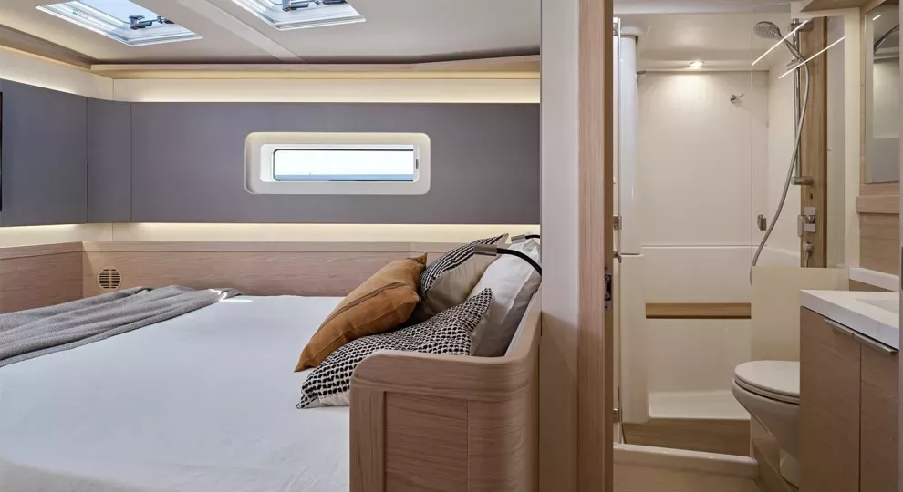 beneteau-oceanis-yacht-60-interior-owners-cabin-ensuite-bathroom.jpg