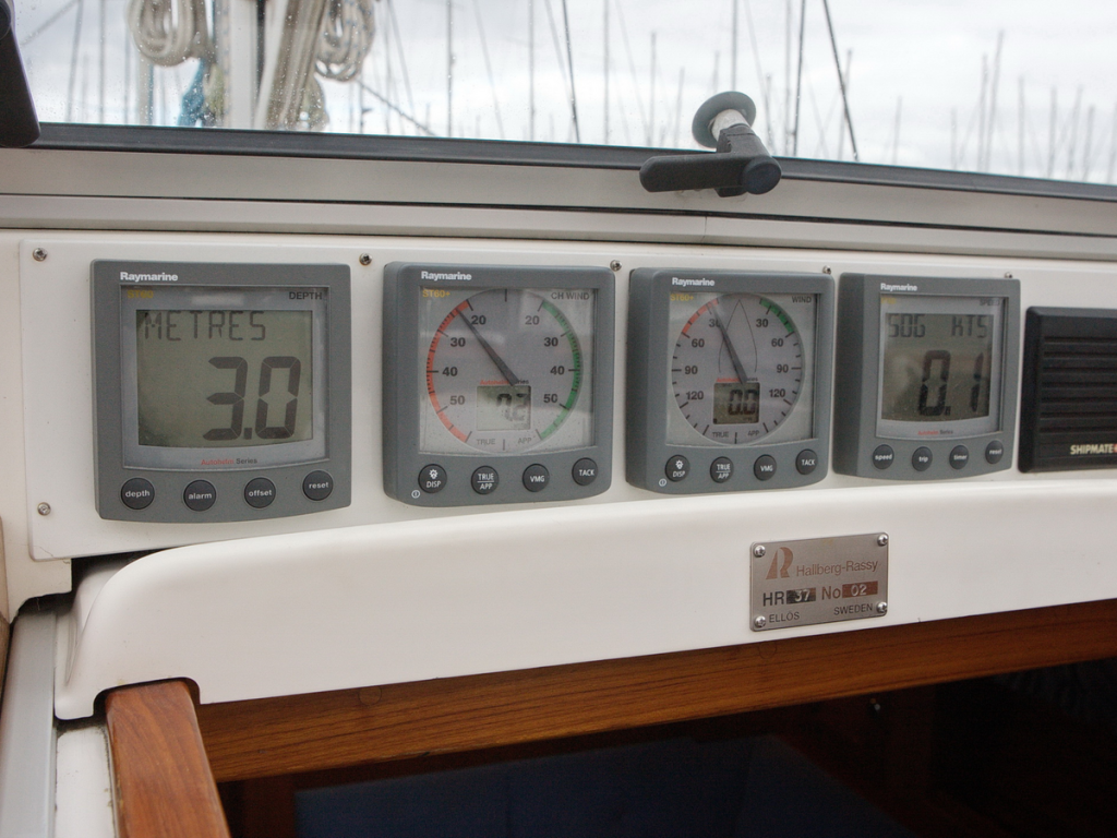 Hallberg-Rassy 37