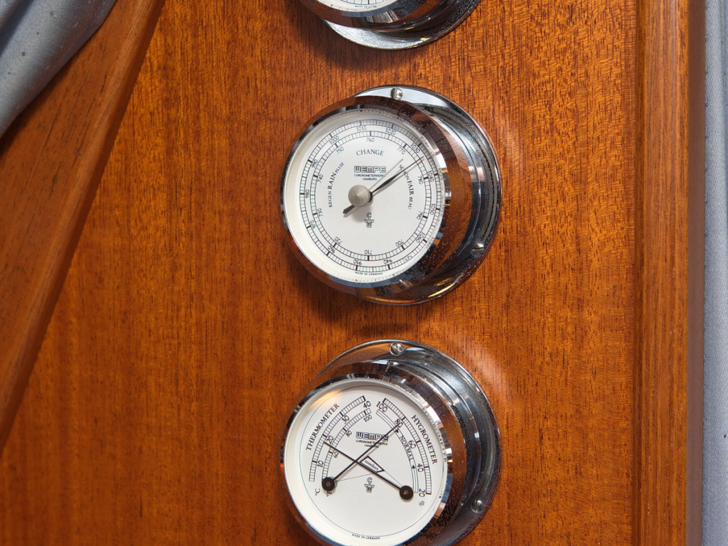 Hallberg-Rassy 37