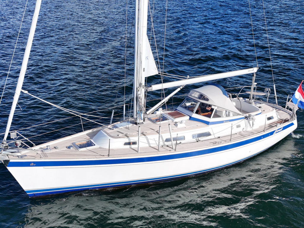 Hallberg-Rassy 37
