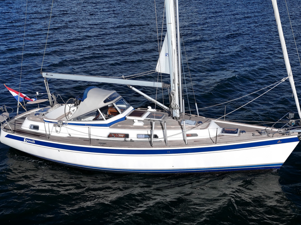 Hallberg-Rassy 37