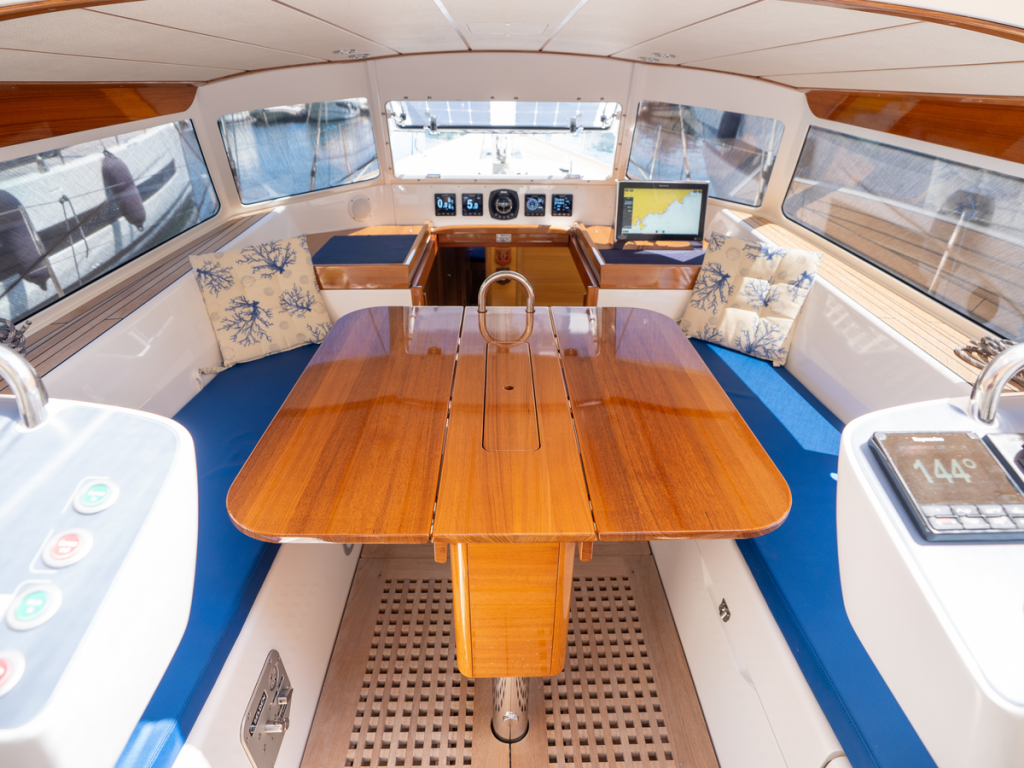 Hallberg-Rassy 50