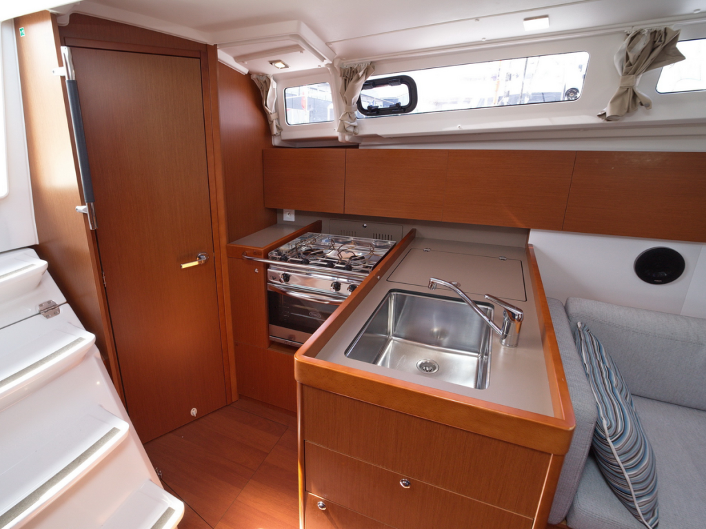 Beneteau Oceanis 35.1