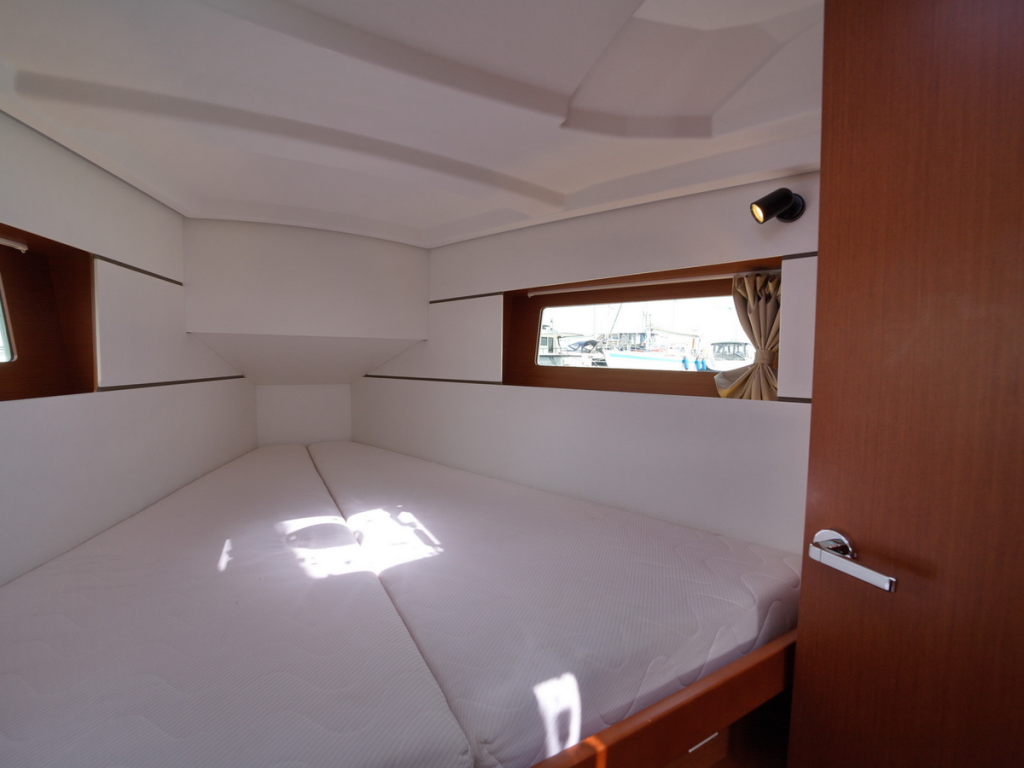 Beneteau Oceanis 35.1