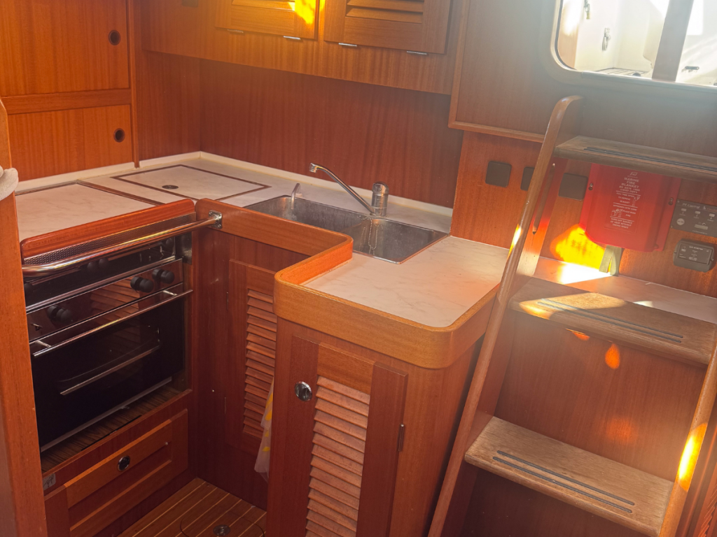 Hallberg-Rassy 42F