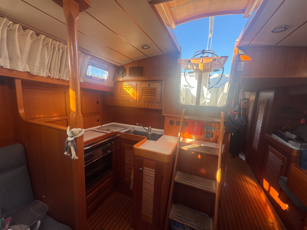 Hallberg-Rassy 42F