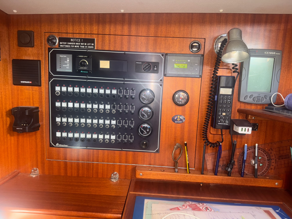 Hallberg-Rassy 42F