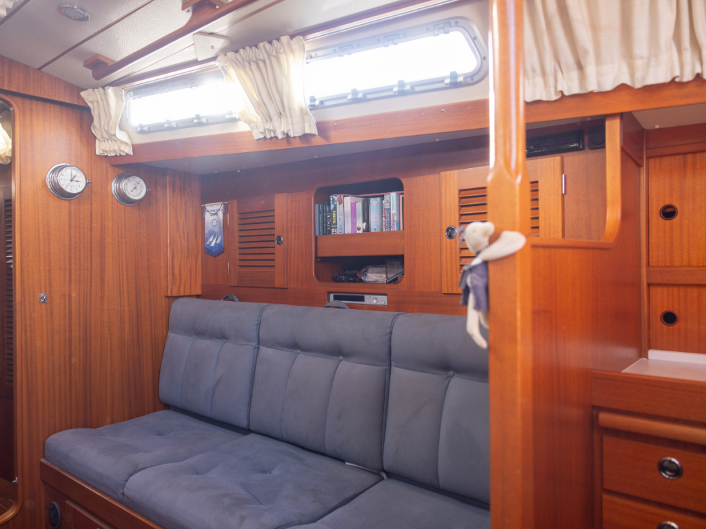 Hallberg-Rassy 42F