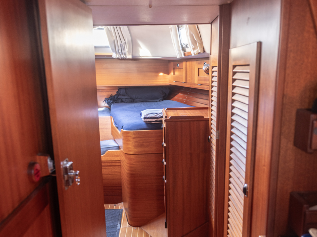 Hallberg-Rassy 42F