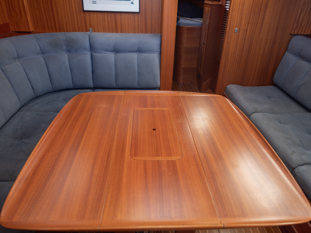 Hallberg-Rassy 42F