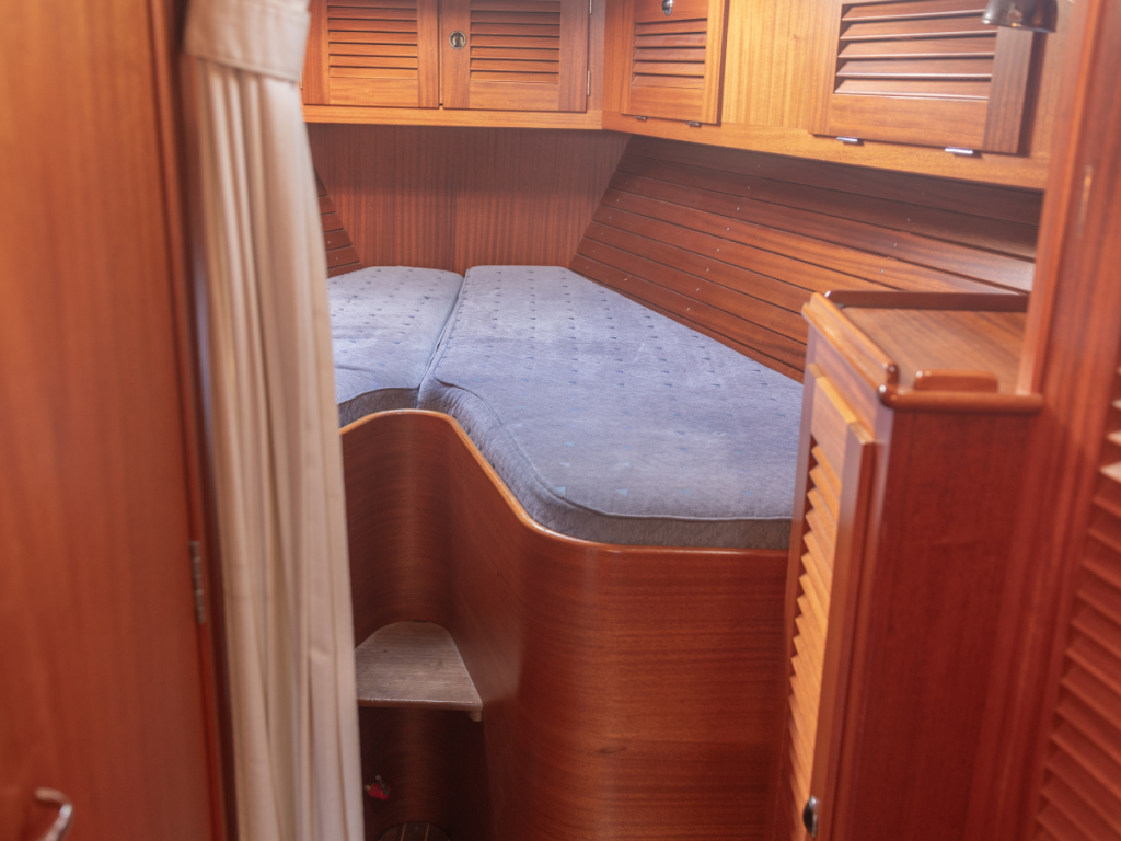 Hallberg-Rassy 42F