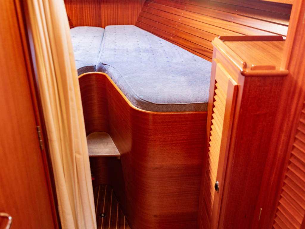 Hallberg-Rassy 42F