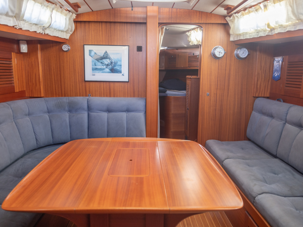 Hallberg-Rassy 42F