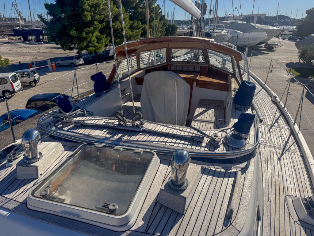 Hallberg-Rassy 42F